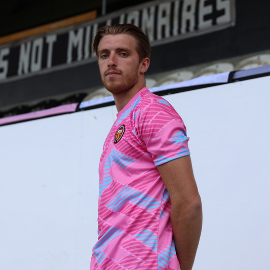 Pink Goalkeeper Shirt 2026/27 - Kids